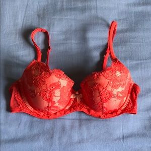Victoria’s Secret bra size 34C